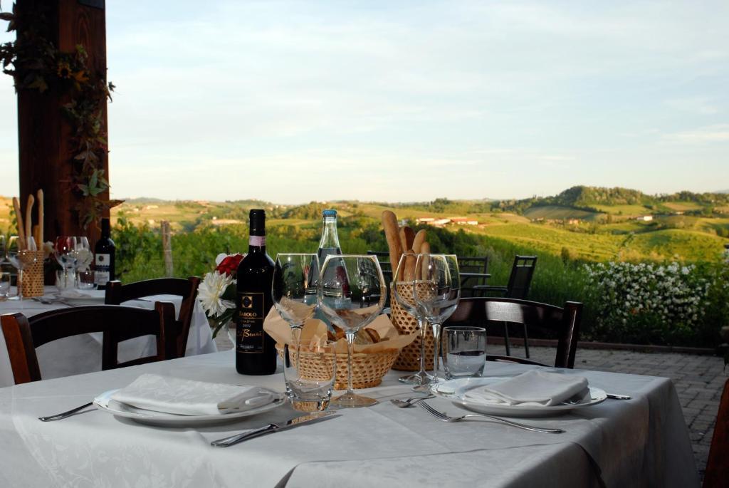 Agriturismo Ca' Brusa Monforte dʼAlba Exterior foto